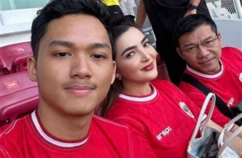 Disoraki Pendukung Timnas Viral Momen Ashanty Dan Anang Hermansyah