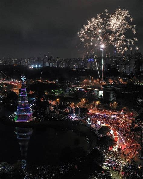 Hoje Foi Inaugurada A Rvore De Natal Do Ibirapuera Oferecendo Um