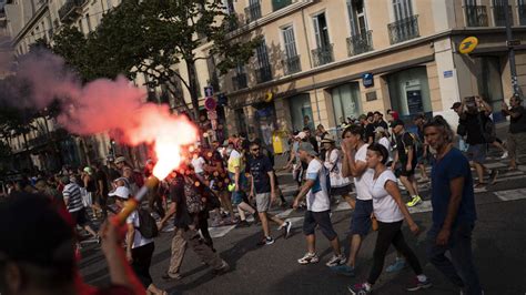 Corona In Frankreich Proteste Gegen Regeln Weiten Sich Aus Politik