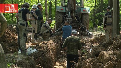 W Puźnikach odnaleziono masowy grób pomordowanych Polaków YouTube