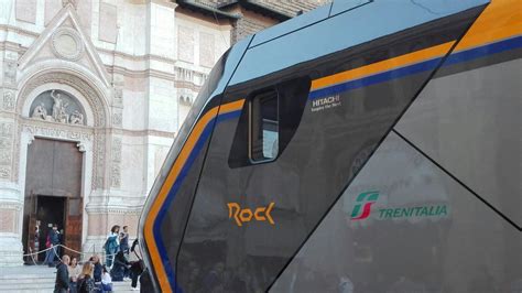 Bologna I Nuovi Treni Pop E Rock Entrano In Piazza Maggiore