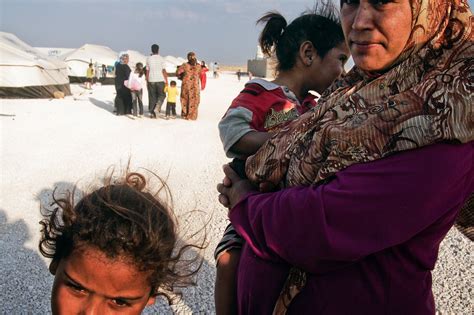 Airstrikes Push Syrians To Refugee Camps In Jordan The New York Times