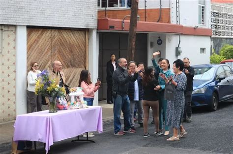 La Jornada Reciben A Sheinbaum En Casa De Transici N Con Pastel Y