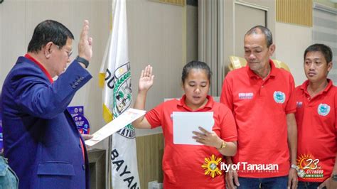 Bagong Konsehal Ng Brgy Wawa Pormal Nang Nanumpa Kay Mayor Sonny