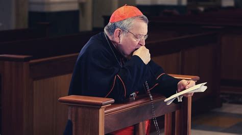 O Cardeal Burke Pede Ora O Pela Igreja Que Atacada Especialmente De