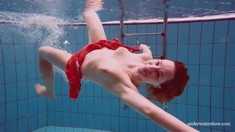 Sexy Naked Twat Avenna Swims Nude In The Pool Sex