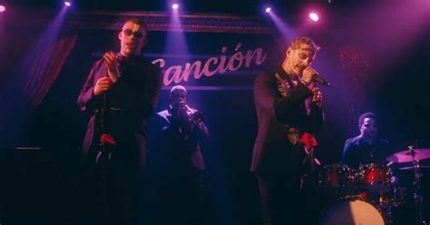 J Balvin Y Bad Bunny Lanzan El Melanc Lico Videoclip De La Canci N