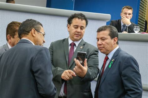 Vereador Delegado Wellington alerta sobre crimes virtuais Câmara