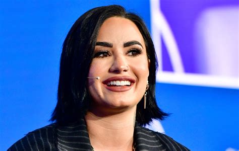 Demi Lovato comparte nueva canción con Slash y anuncia álbum de rock