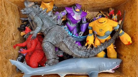 Hunting Found Godzilla Mechagodzilla Kong Skar King Shark Giant T