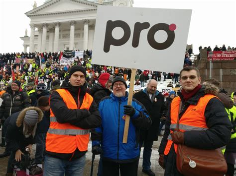 Finland: 10,000 people protest against government slashing unemployment ...