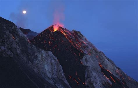 Stromboli By Night 15 Cose Da Scoprire Vacanze Isole Eolie