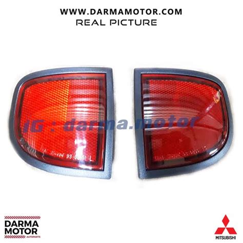 Jual Lampu Reflektor Reflector Belakang Original Asli Mitsubishi Triton