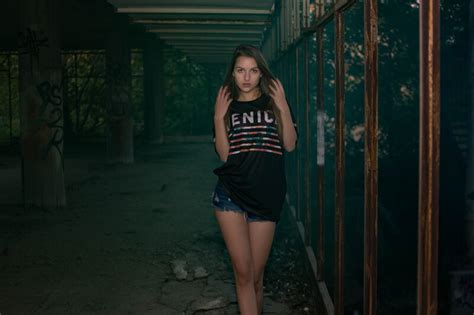 Ревю насред разруха | Author Kaloyan Stoyanov - kalo.stoyanov | PHOTO FORUM