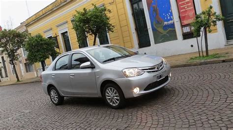 Crítica Toyota Etios Sedán