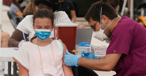 Las Autoridades Sanitarias Aprueban El Refuerzo De La Vacuna De Pfizer