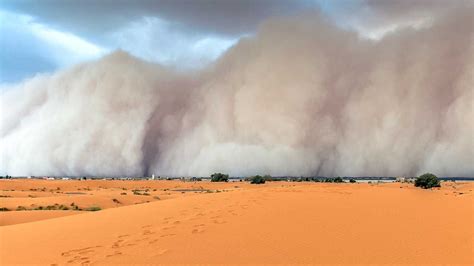 Timelapse Mostra Una Tempesta Di Sabbia In Avvicinamento Alessio Mattei