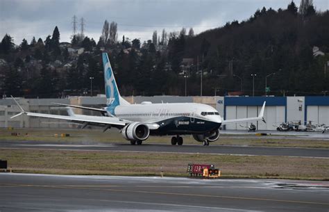 ボーイング、737 Maxの初飛行成功