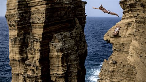 8 jaw-dropping photos from the Red Bull Cliff Diving World Series