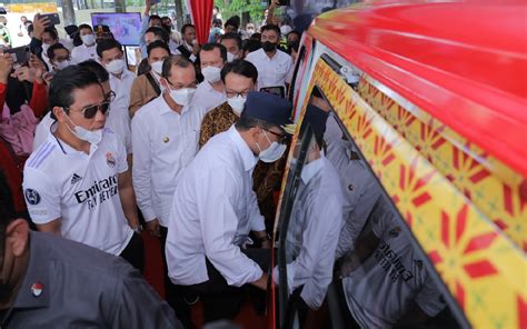 Pemkot Palembang Terima Bantuan 29 Angkot Feeder LRT Dari Kemenhub