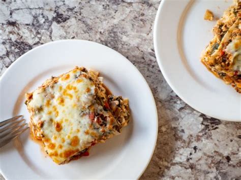 Turkey Spinach Lasagna - The Nessy Kitchen