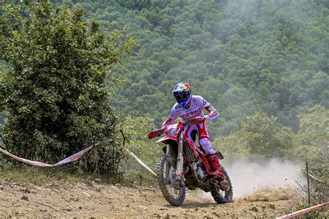 Andrea Verona And Josep Garc A Victorious In The Endurogp Of Romania