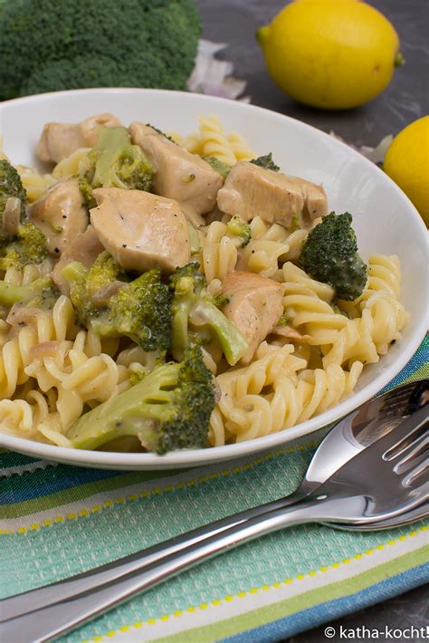 Pasta mit Hähnchen und Brokkoli in Senf Sahnesauce Katha kocht