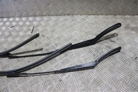 Ford Focus Mk4 St Line Vignale Front Wiper Arms With Wipers 2022 2023 Mx72