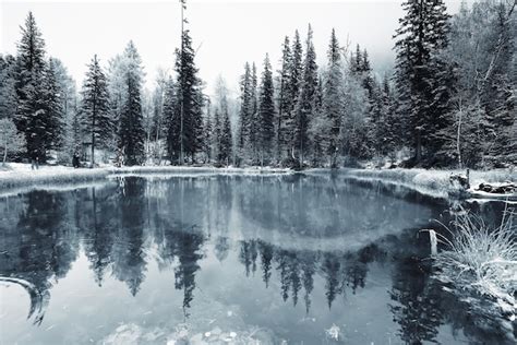 Premium Photo Geyser Blue Lake Altai Winter Landscape Mountain Lake