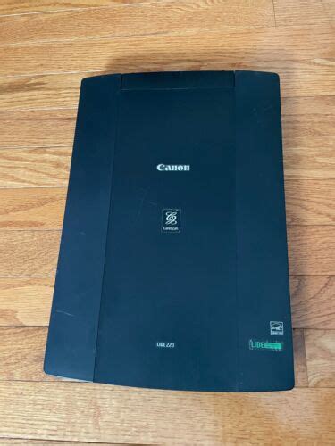 Canon CanoScan Lide 220 USB Color Image Photo Document Scanner Lide220