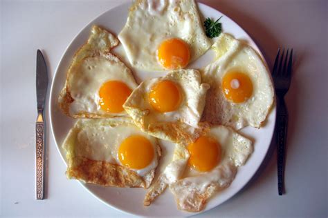 Яйца на очи