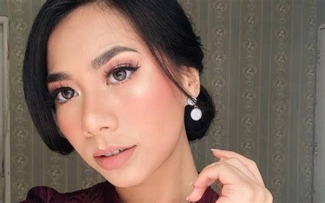Tampil Manis Dengan Makeup Nude Pink Yang Cocok Dipakai Saat Kondangan Kumparan