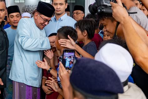 Jangan Guna Lambang Parti Ketika Salur Bantuan Kerajaan Pm Anwar