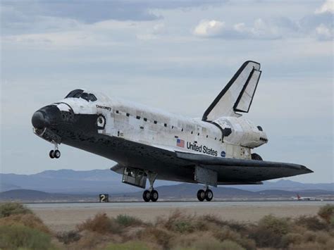 Spaceflight Now Sts Shuttle Report Discovery S Landing In