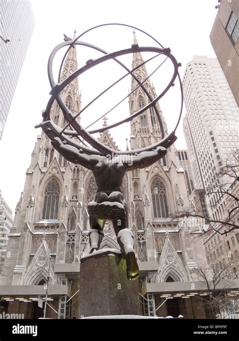 Rockefeller Center Atlas Statue Stock Photo Alamy