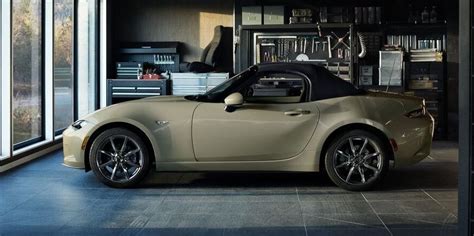 2023 Mazda MX-5 Miata Gets New Color, Small Price Increase