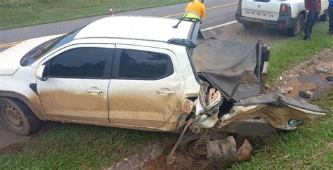 Engavetamento entre três veículos deixa um ferido na SP 258 em Itapeva