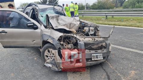 Choque en cadena en el Acceso Oeste dejó vehículos destrozados y