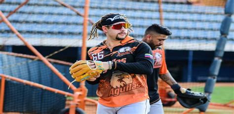 Yonathan Perlaza Y Niko Hulsizer Llegaron Para Fortalecer El Outfield