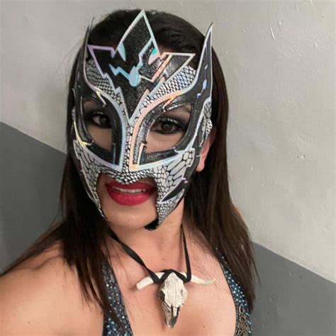 Lluvia La Luchadora Mexicana Que Combina El Ring Con Su Cuenta De OnlyFans