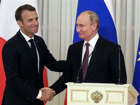 Pazar G N Fransa Cumhurba Kan Macron Ile Rusya Cumhurba Kan Putin