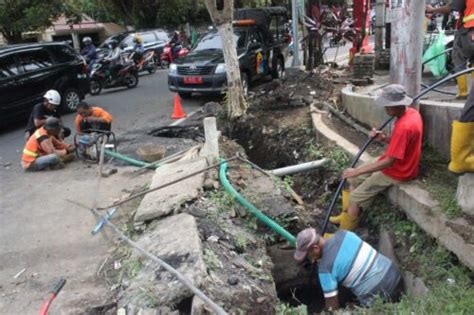 Banjir Gara Gara Drainase Tersumbat Sampah Plastik Malang Posco Media