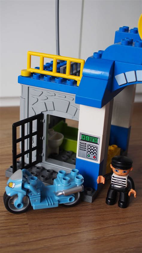 Lego Duplo 5681 Posterunek policji Kraków Podgórze Duchackie OLX pl