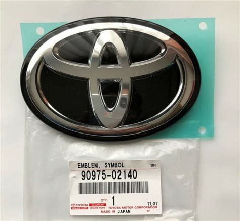 TOYOTA 90975 02140 Radiator Grill Front Panel Emblem Genuine 86 HARRIER