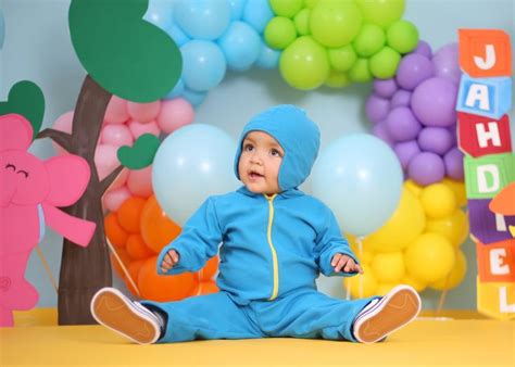 Pin By Naydelyn Jimenez On Pocoyo Cake Smash Photo Shoot Cake