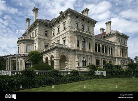 The Breakers, Vanderbilt Mansion, Ochre Point Avenue, Newport, Rhode ...