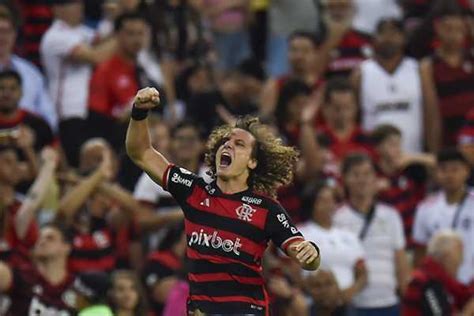 Dez Anos Ap S Declara O David Luiz D Alegria Para Sua Na O E