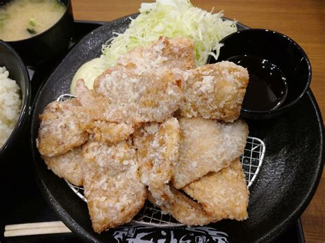 鬼盛りすたみな豚揚げ定食。伝説のすた丼屋 チェーン店で晩ごはん。