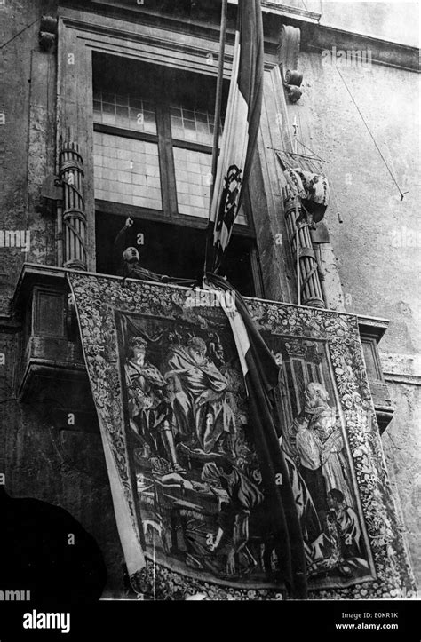 Benito Mussolini Balcony Palazzo Venezia Rome Immagini E Fotografie