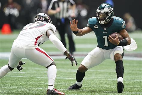 New Era In Philly Hurts 3 TDs Eagles Rout Falcons 32 6 AP News